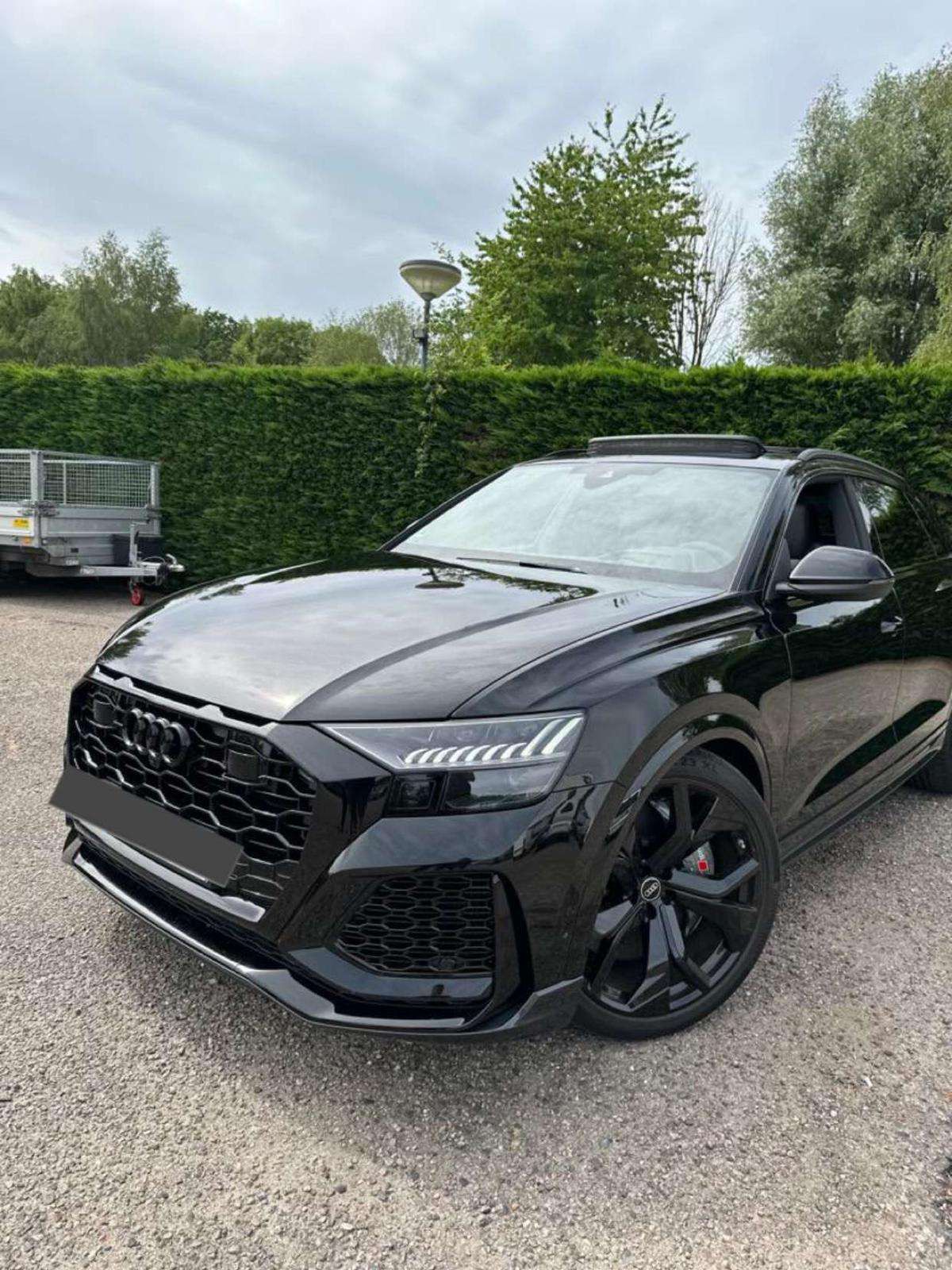Audi RSQ8