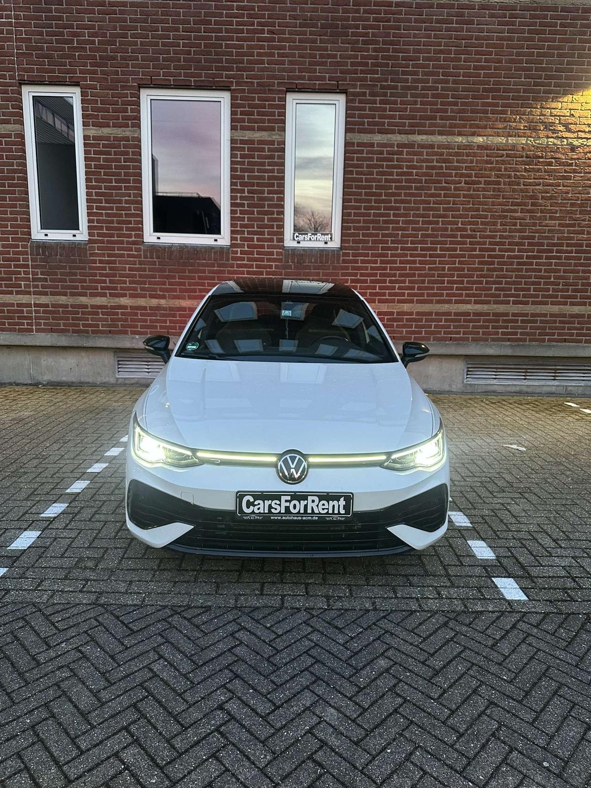 Volkswagen Golf 8R