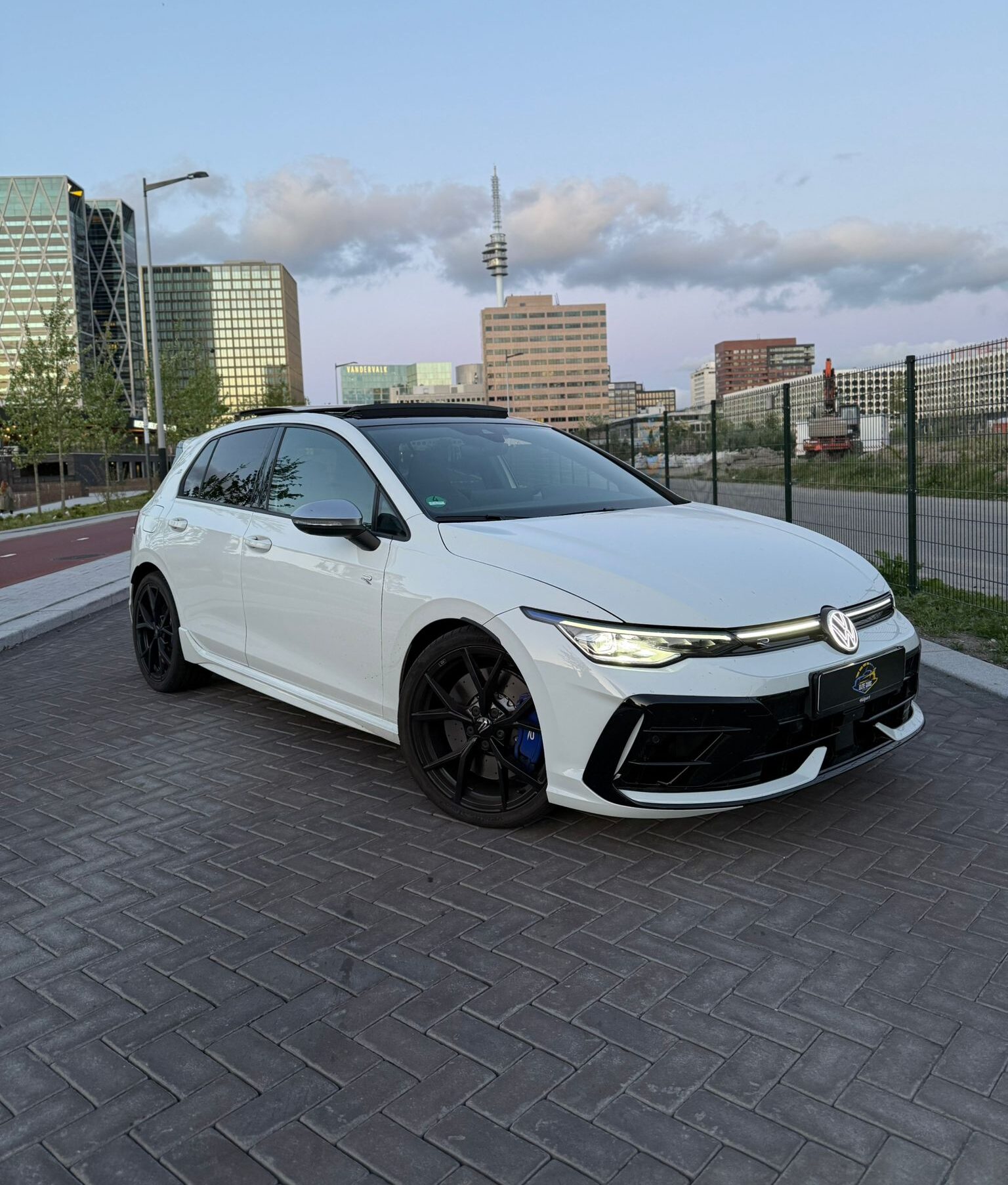 Volkswagen Golf 8.5R Performance