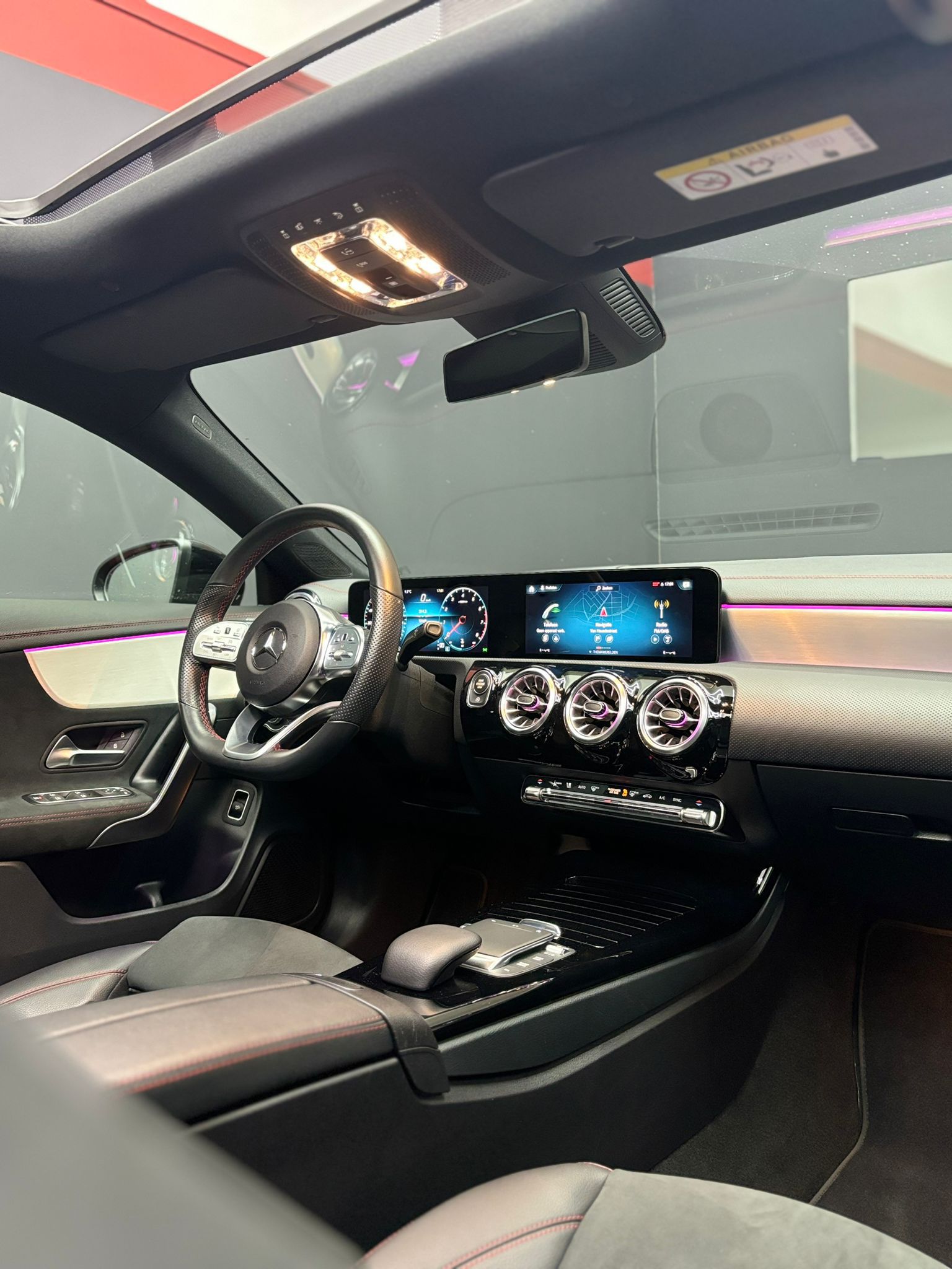 Mercedes Benz CLA200