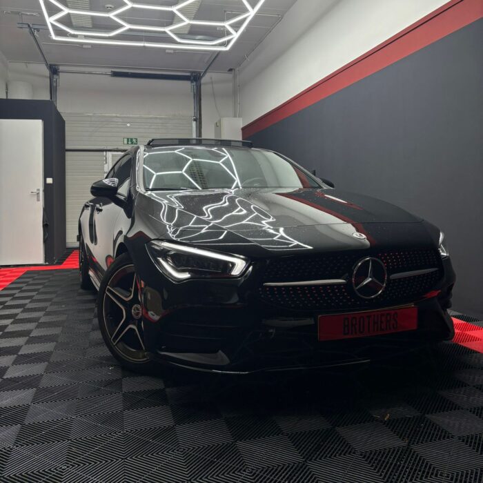 Mercedes-Benz CLA200 AMG-Line BrothersAutoverhuur