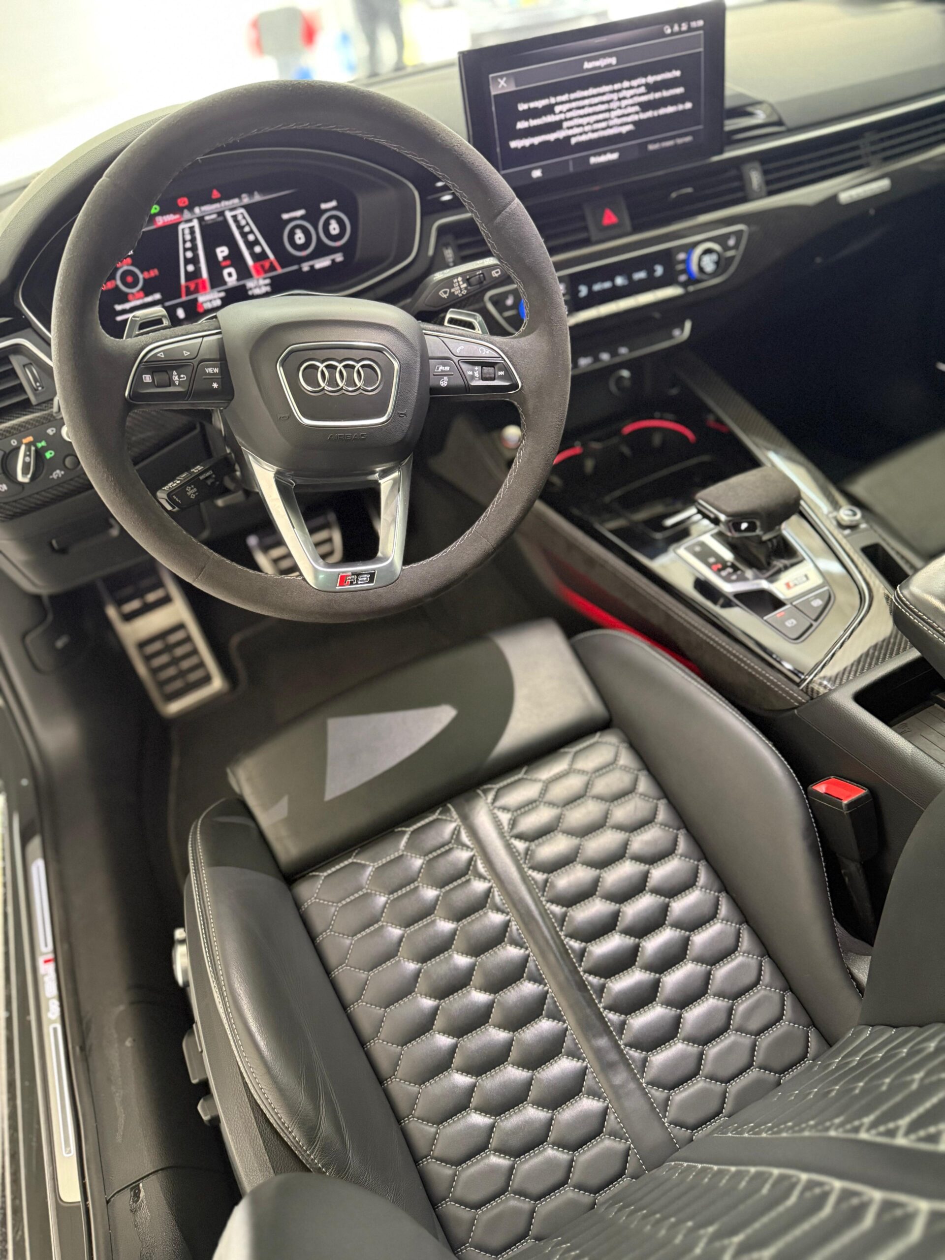 Audi RS4 + Middendemper delete