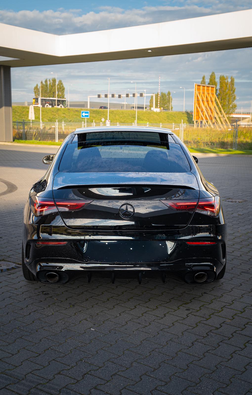 Mercedes Benz CLA 35 AMG