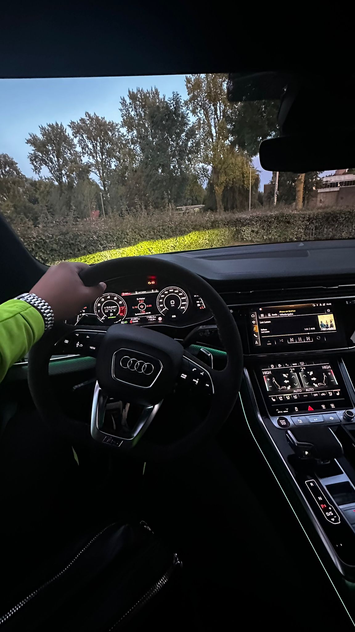 Audi RSQ8 Performance