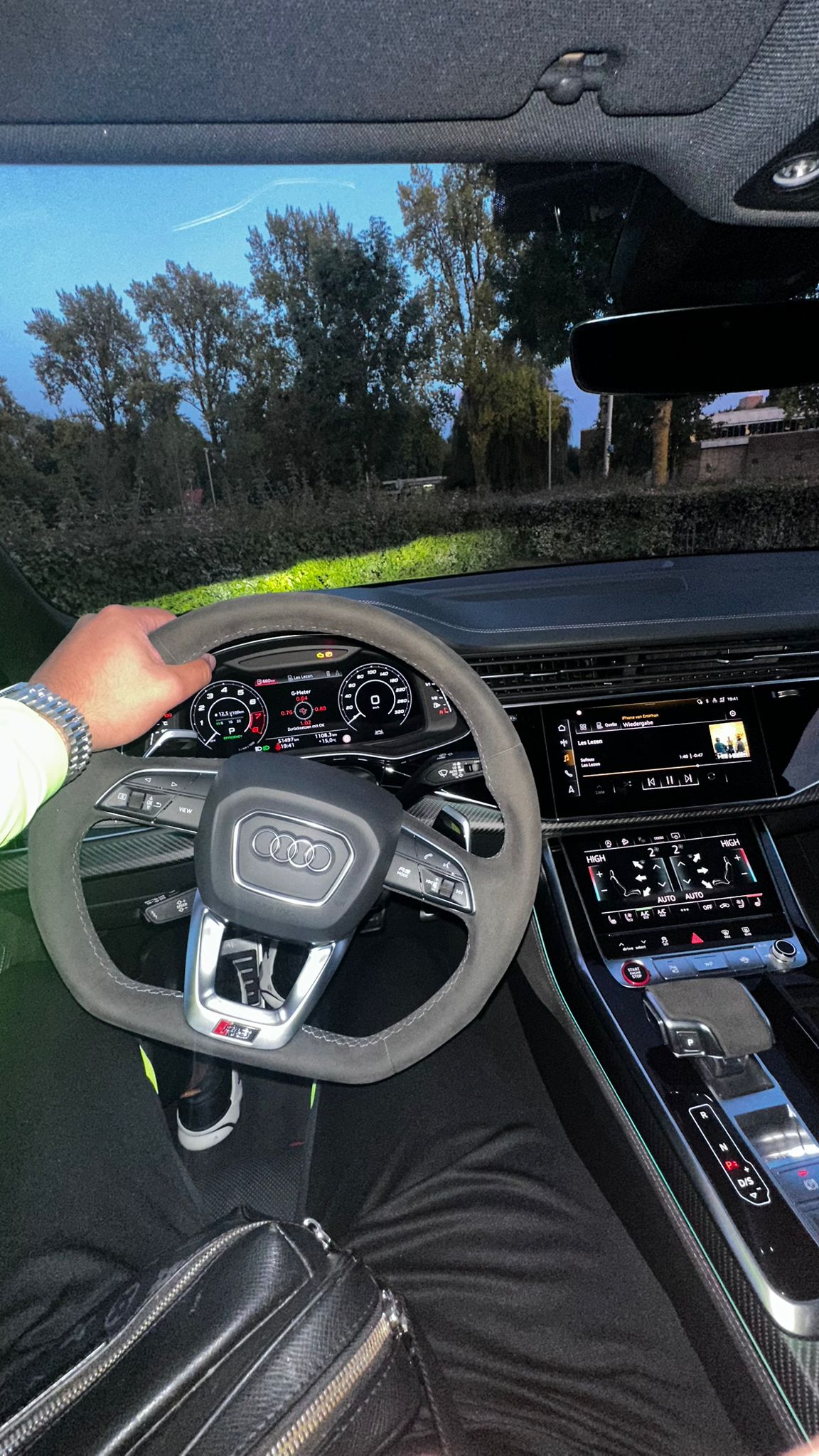 Audi RSQ8 Performance