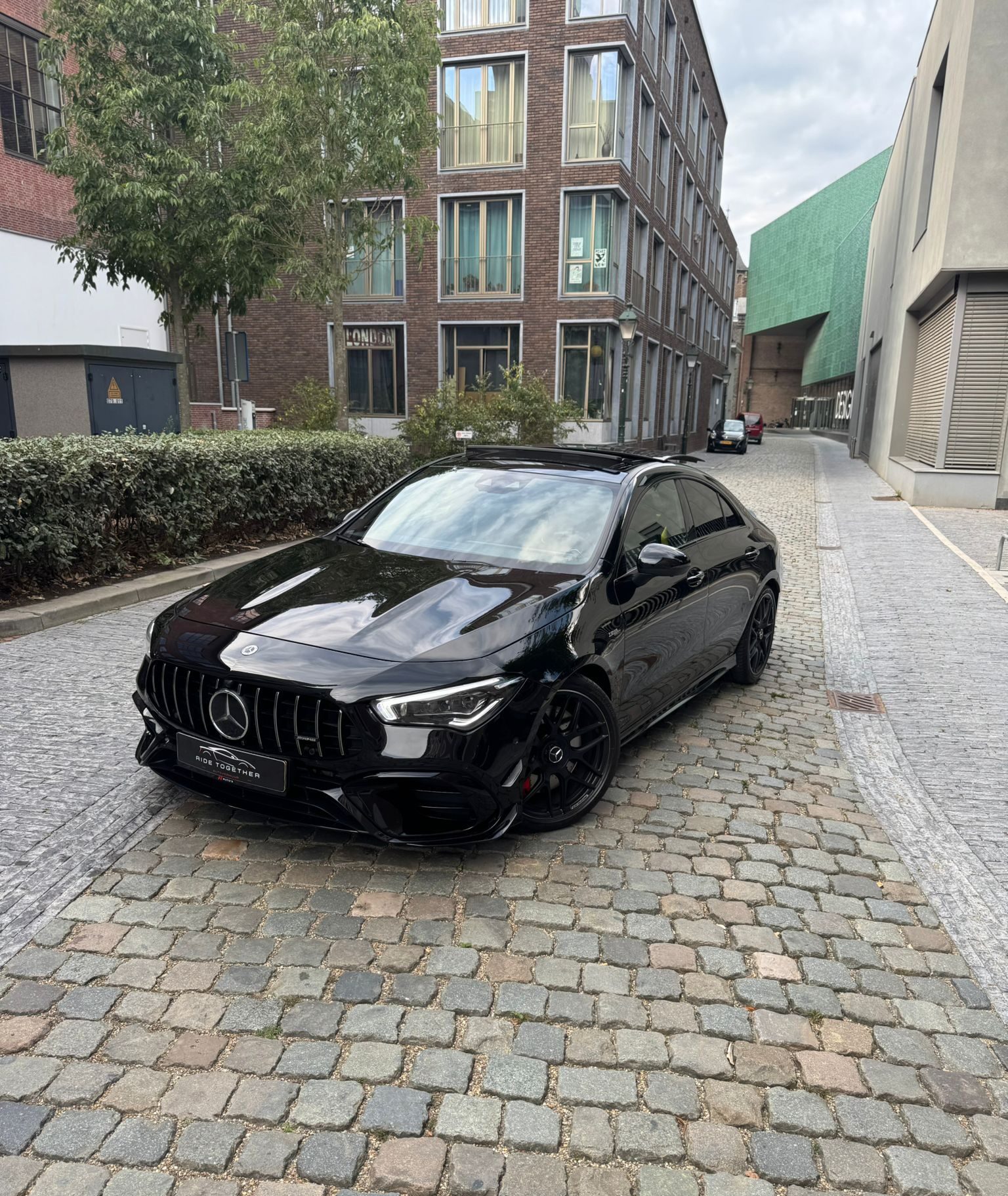 Mercedes Benz CLA45s AMG